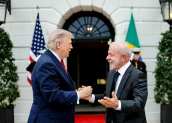 lula-saiu-da-reuniao-com-trump-falando-em-“amor-a-primeira-vista”