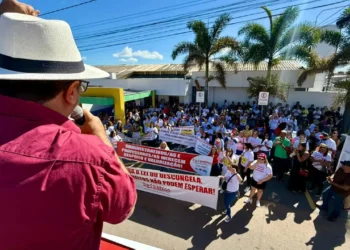 apos-assembleia,-trabalhadores-da-educacao-ampliam-pressao-sobre-prefeitura-de-aparecida