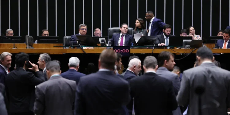 congresso-acelera-debate-sobre-fim-da-escala-6×1-enquanto-lula-busca-novo-nome-para-o-stf