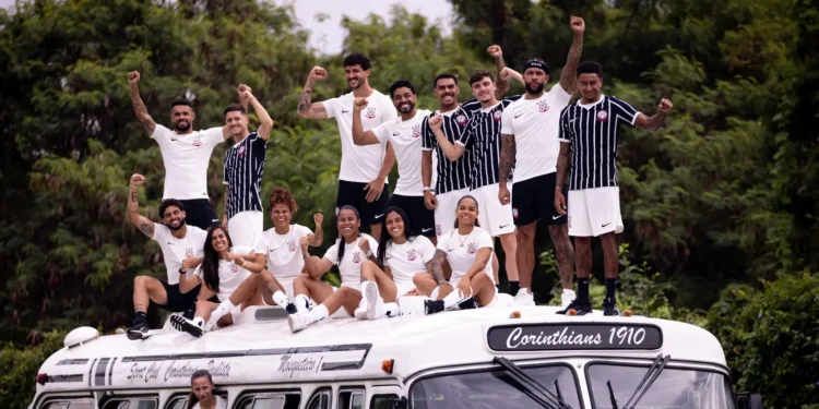 corinthians-lanca-uniformes-2026/27-inspirados-na-invasao-corintiana-de-1976