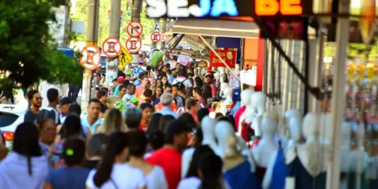 goias-ultrapassa-marca-de-5-milhoes-de-pessoas-com-rendimento-pela-primeira-vez,-aponta-ibge