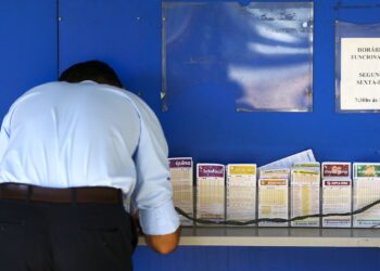 aposta-simples-de-jussara-acerta-15-dezenas-da-lotofacil-e-rende-premio-de-r$-622-mil