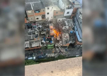 explosao-de-gas-destroi-casas-e-deixa-feridos-e-soterrados-no-jaguare,-em-sao-paulo
