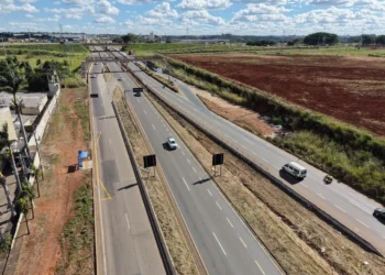 “a-estrada-deixou-de-ser-uma-rodovia-para-ser-uma-avenida”,-diz-especialista-sobre-br-060