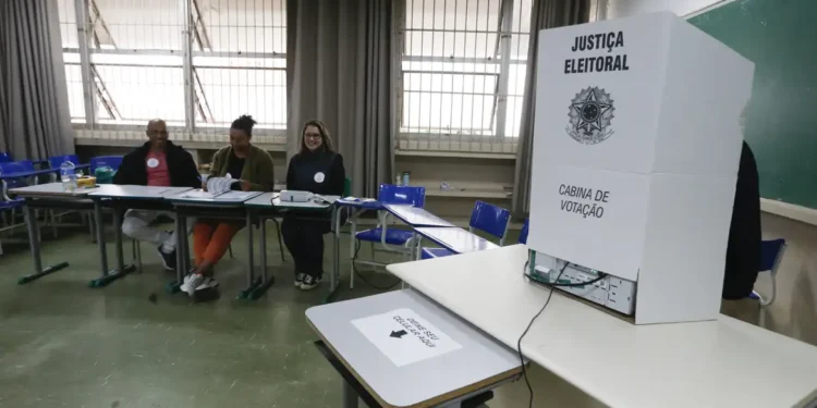 procura-por-titulo-cresce-em-goias,-mas-participacao-de-jovens-cai-as-vesperas-das-eleicoes