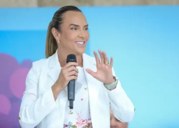 celina-leao-envia-proposta-que-reconhece-carreira-estrategica-como-tipica-de-estado-no-df