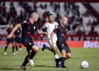 atletico-go-perde-nos-penaltis-para-o-athletico-pr-e-cai-na-copa-do-brasil