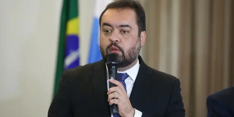 claudio-castro-e-alvo-da-pf-em-operacao-no-rio-de-janeiro