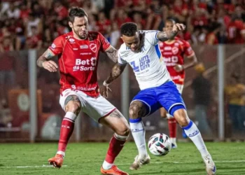 vila-nova-bate-o-avai-no-oba,-encerra-jejum-e-retoma-lugar-no-g4-da-serie-b