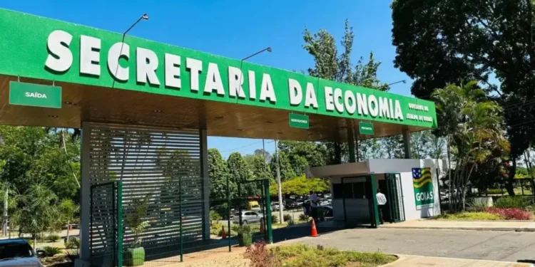 gabarito-da-sefaz-goias-e-divulgado;-homem-foi-preso-por-fraude-durante-prova