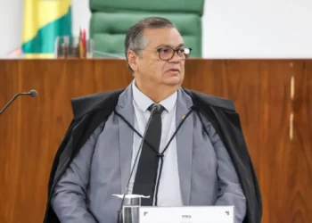 flavio-dino-relata-ameaca-em-aeroporto-e-faz-apelo-por-educacao-civica