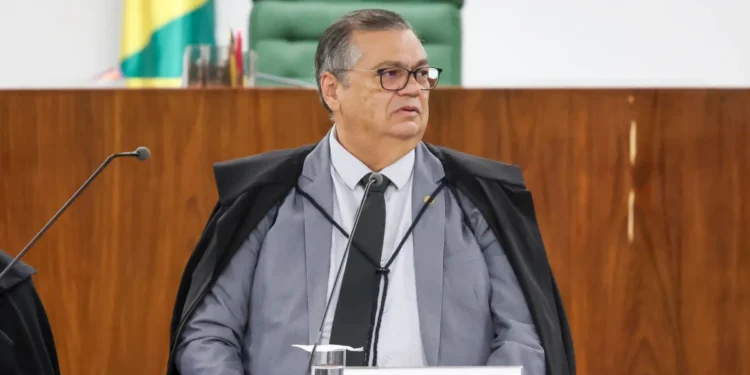 flavio-dino-relata-ameaca-em-aeroporto-e-faz-apelo-por-educacao-civica