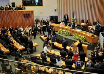 gdf-tenta-liberar-r$-118,9-milhoes-extras-e-projeto-entra-na-pauta-da-cldf