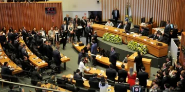 gdf-tenta-liberar-r$-118,9-milhoes-extras-e-projeto-entra-na-pauta-da-cldf