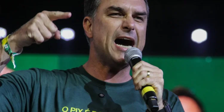 escandalo-do-banco-master-coloca-pre-candidatura-de-flavio-bolsonaro-sob-pressao-no-pl