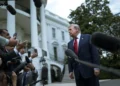 trump-cita-‘estagios-finais’-no-ira-mas-afirma-que-nao-tem-‘pressa’