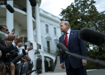trump-cita-‘estagios-finais’-no-ira-mas-afirma-que-nao-tem-‘pressa’