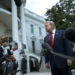 trump-cita-‘estagios-finais’-no-ira-mas-afirma-que-nao-tem-‘pressa’