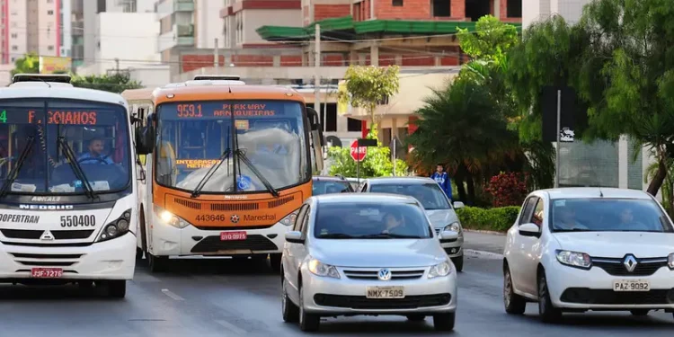 projeto-que-usa-verba-dos-combustiveis-para-reduzir-tarifa-de-onibus-avanca-na-camara