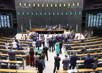 congresso-derruba-vetos-de-lula-e-atende-pedido-de-prefeitos