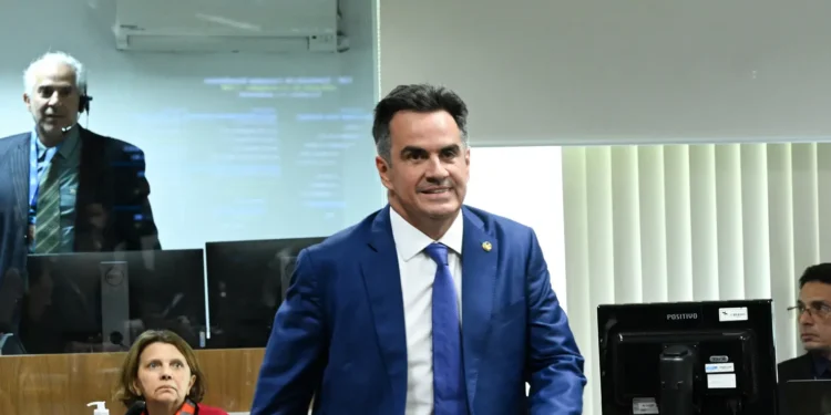 ciro-evita-defender-flavio-e-diz-que-senador-deve-“pagar-exemplarmente”-se-for-culpado