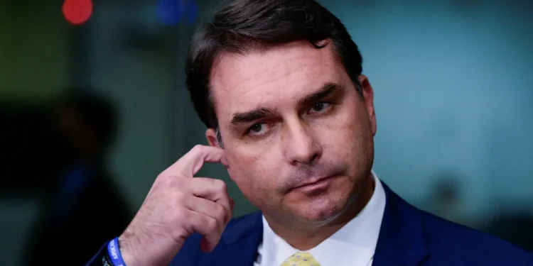 em-meio-a-crise-de-flavio,-centrao-avalia-neutralidade-e-novas-candidaturas