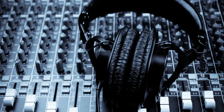 o-artista-virou-empresa-e-mudou-para-sempre-o-mercado-da-musica