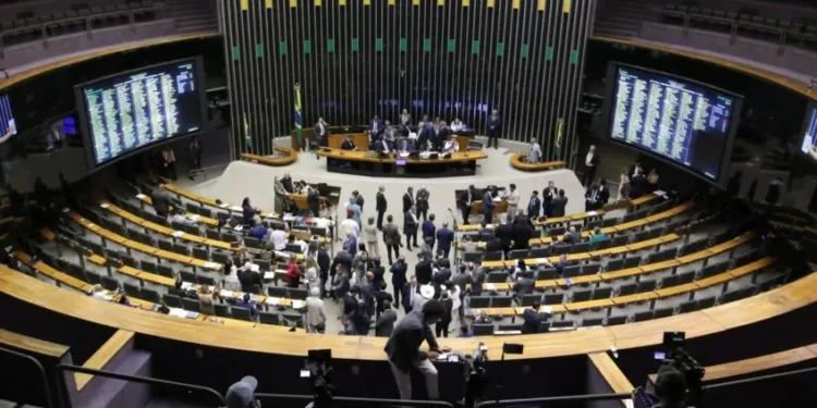 bancada-goiana-e-a-favor-do-fim-da-escala-6×1,-mas-com-outro-foco