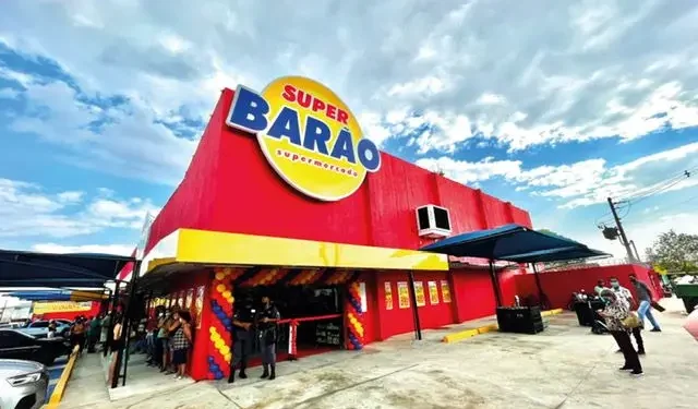 funcionarios-do-super-barao-fazem-protesto-em-goiania-e-cobram-salarios-atrasados-e-rescisoes