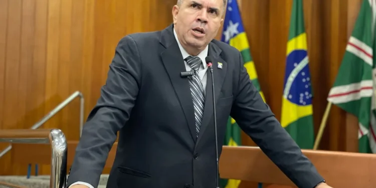 coronel-urzeda-propoe-criacao-da-comenda-olavo-de-carvalho-em-defesa-da-familia