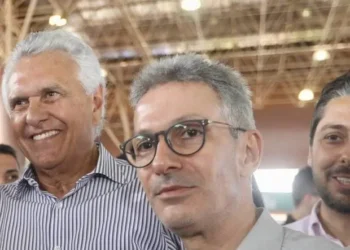 zema-admite-alianca-com-caiado-na-disputa-presidencial-e-critica-flavio-bolsonaro