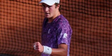 joao-fonseca-vira-jogo-epico-e-enfrentara-djokovic-em-roland-garros