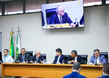 gdf-projeta-superavit-de-r$-2-bilhoes-e-aposta-em-ajuste-fiscal-para-equilibrar-contas-em-2026