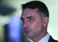 aliados-de-flavio-articulam-nos-eua-classificacao-do-pcc-e-cv-como-organizacoes-terroristas