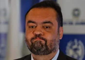 castro-desiste-de-disputar-o-senado-apos-operacao-da-pf