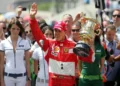 piloto-que-resgatou-schumacher-quebra-silencio-apos-12-anos-e-revela-bastidores-do-acidente