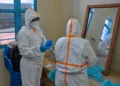 ‘pessoas-estao-morrendo’:-falta-de-recursos-amplia-alerta-para-ebola