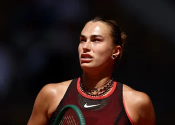 sabalenka-sofre-virada-surpreendente-e-da-adeus-a-roland-garros-nas-quartas-de-final