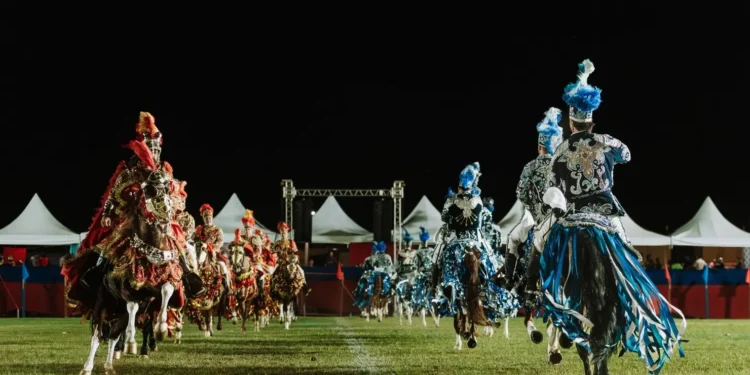 palmeiras-de-goias-recebe-circuito-das-cavalhadas-com-tres-dias-de-festa,-cultura-e-tradicao