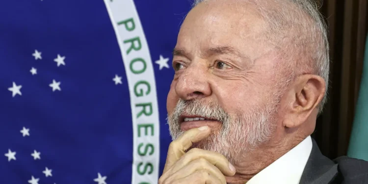 mesmo-apos-decada-no-poder,-pt-ainda-depende-do-capital-politico-de-lula