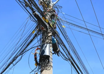 goiania-amplia-fiscalizacao-contra-fios-soltos-e-preve-multas-de-ate-r$-40-mil-para-empresas