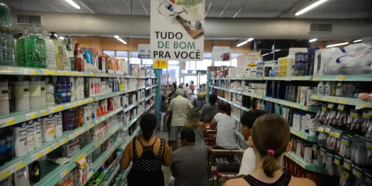 supermercados-descumprem-convencao-e-continuam-funcionando-alem-das-11h-aos-domingos-em-goias