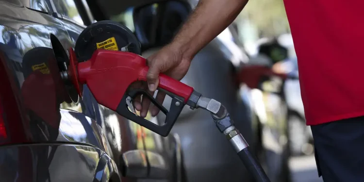 governo-quer-ampliar-mistura-de-etanol-na-gasolina-para-reduzir-importacoes