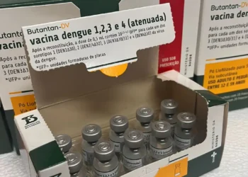vacina-contra-dengue-do-butantan-e-suspensa-em-goias-apos-investigacao-de-casos-graves