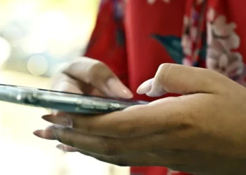 mulher-esquece-iphone-em-carro-de-aplicativo-e-sera-indenizada-em-r$-5mil-em-goias