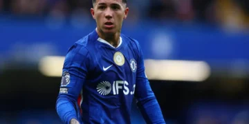 real-madrid-abre-negociacoes-por-enzo-fernandez-a-pedido-de-mourinho,-diz-jornal