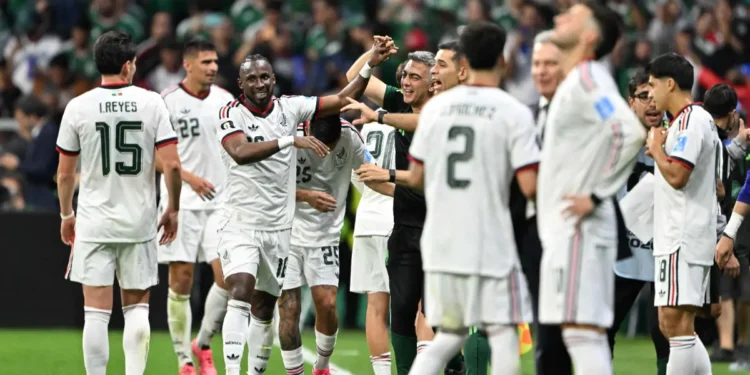 mexico-goleia-a-tchequia,-mantem-campanha-perfeita-e-avanca-com-moral-na-copa-do-mundo