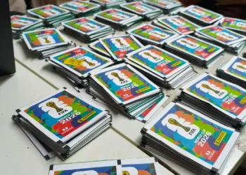 mais-de-2-mil-figurinhas-falsas-da-copa-do-mundo-vendidas-em-goiania-sao-apreendidas