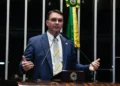 flavio-bolsonaro-participa-da-romaria-do-divino-pai-eterno-em-goias-nesta-sexta-feira