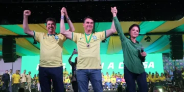 evento-do-pl-em-goiania-tem-ataques-de-flavio-a-lula,-apoio-a-wilder-e-ausencia-de-michelle